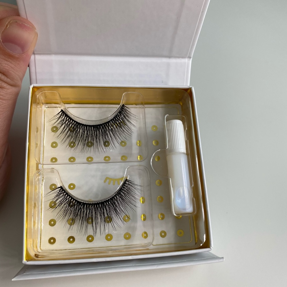 Battington Lashes. Brand new